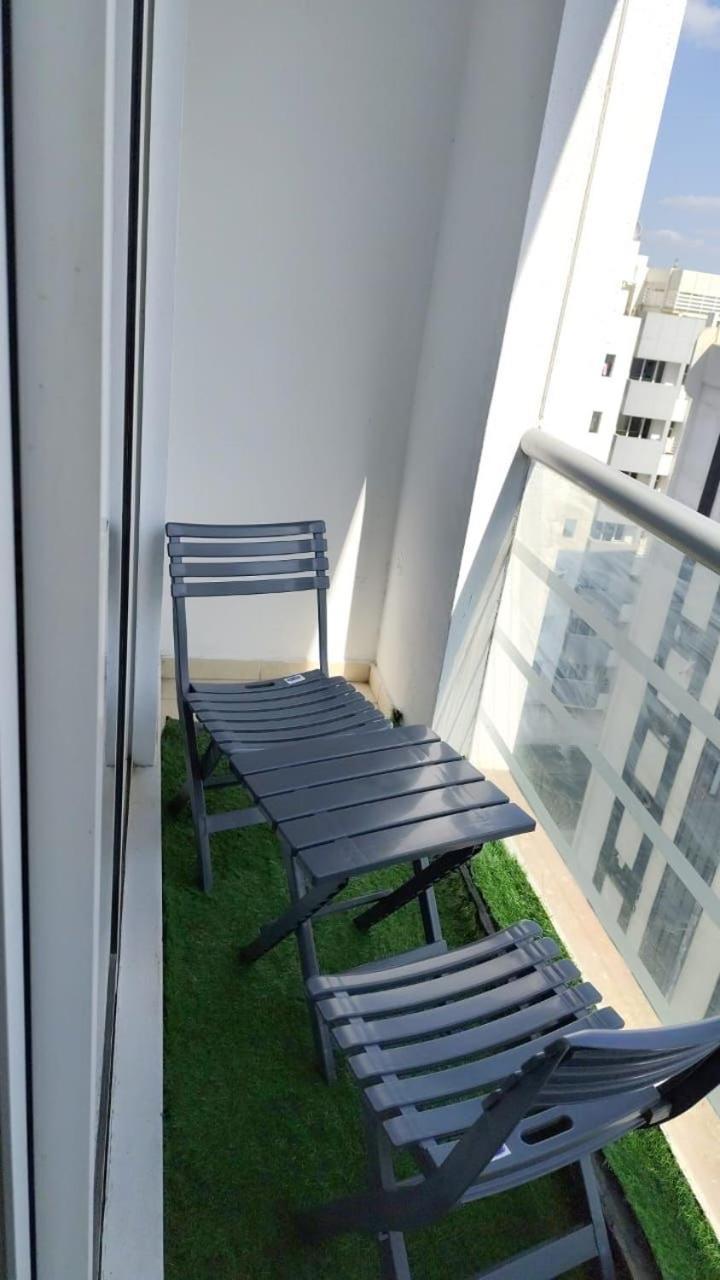 Backpackers Heaven ! 18 Beds In A 2 Bedroom Apartment In Front Of Union Metro Station Diera Dubai Exterior photo